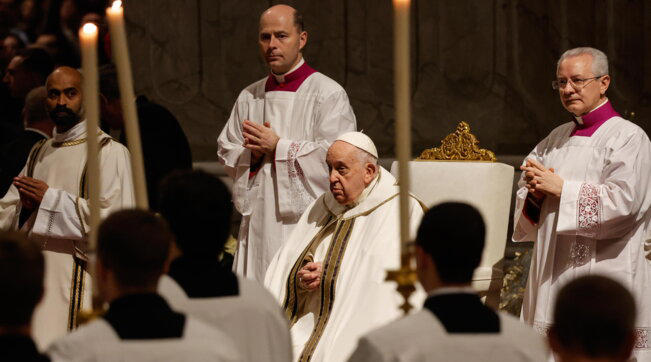 Papa Francesco a suore e religiosi