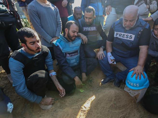 Israele – Hamas in guerra, le notizie di oggi| Israele: «Bimba palestinese uccisa per errore a un checkpoint».