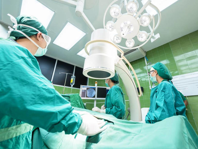 Robot chirurgico buca l’intestino, donna muore negli Stati Uniti